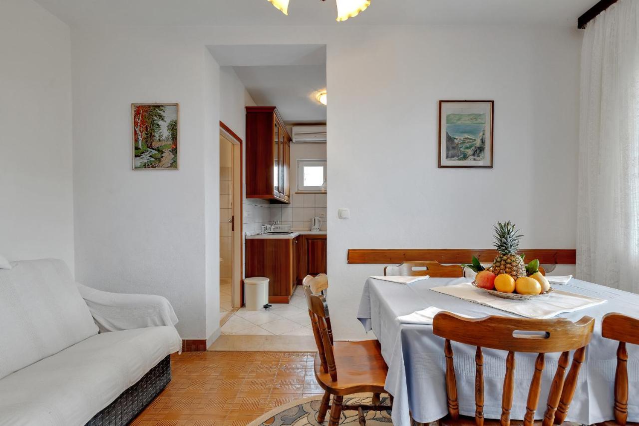 אומיס Apartments Tihomir Musac מראה חיצוני תמונה