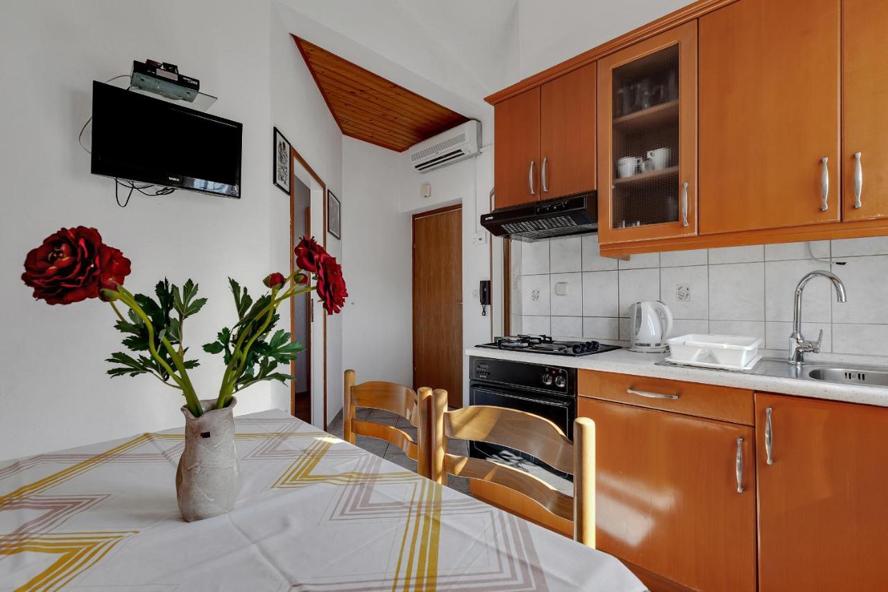 אומיס Apartments Tihomir Musac מראה חיצוני תמונה
