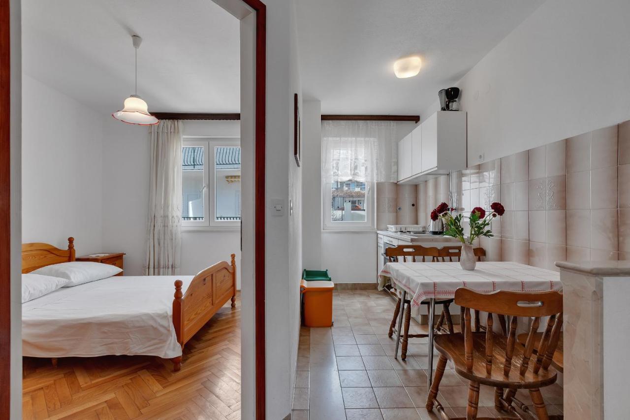 אומיס Apartments Tihomir Musac מראה חיצוני תמונה