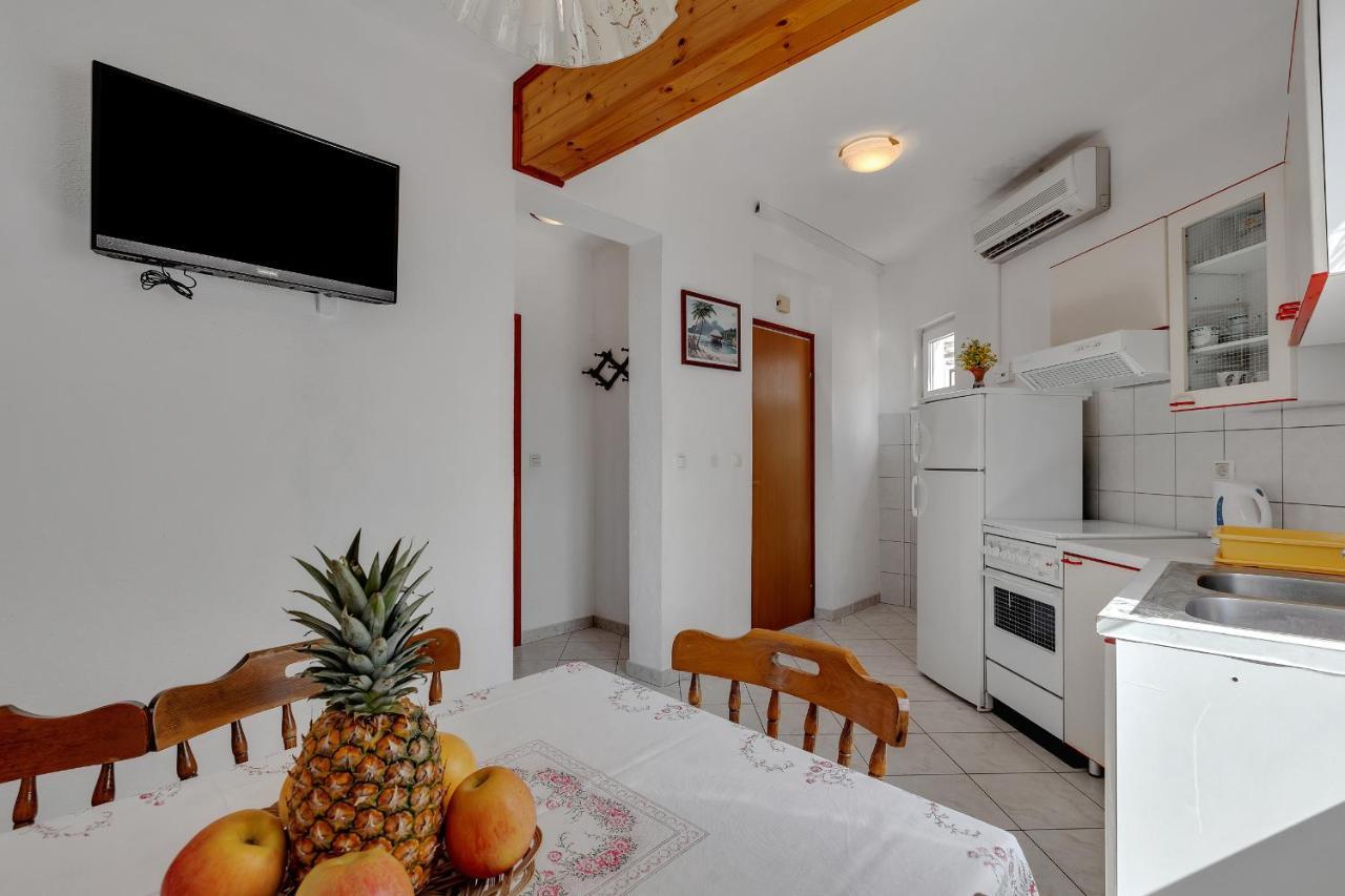אומיס Apartments Tihomir Musac מראה חיצוני תמונה
