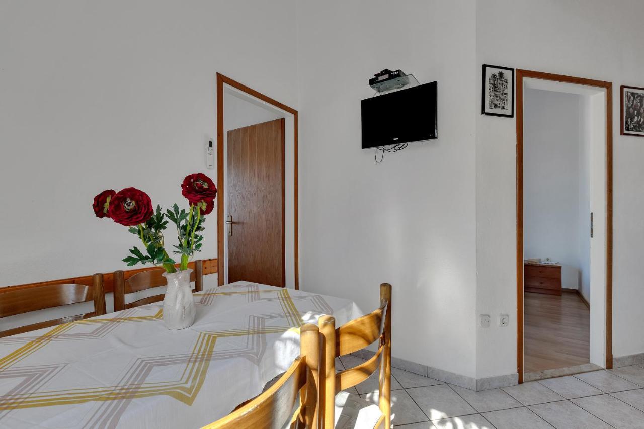אומיס Apartments Tihomir Musac מראה חיצוני תמונה