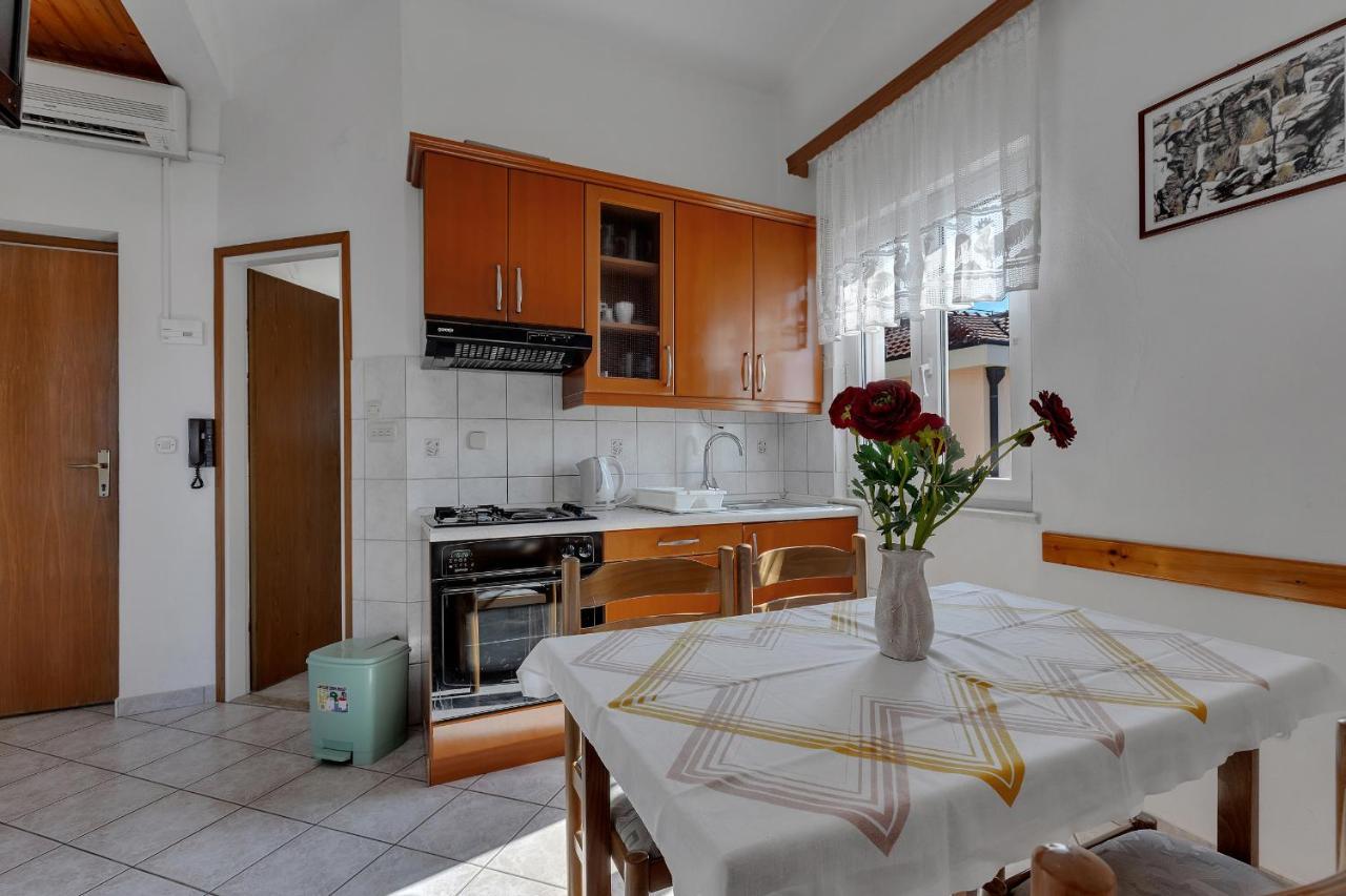 אומיס Apartments Tihomir Musac מראה חיצוני תמונה