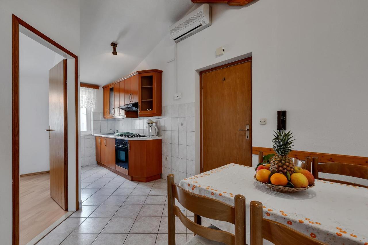 אומיס Apartments Tihomir Musac מראה חיצוני תמונה